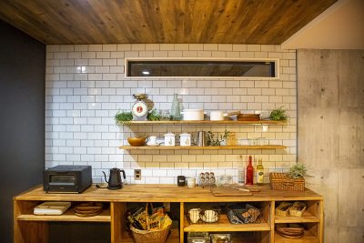 キッチン　リフォーム　リノベーション　中古住宅　戸建て　タイル　工務店